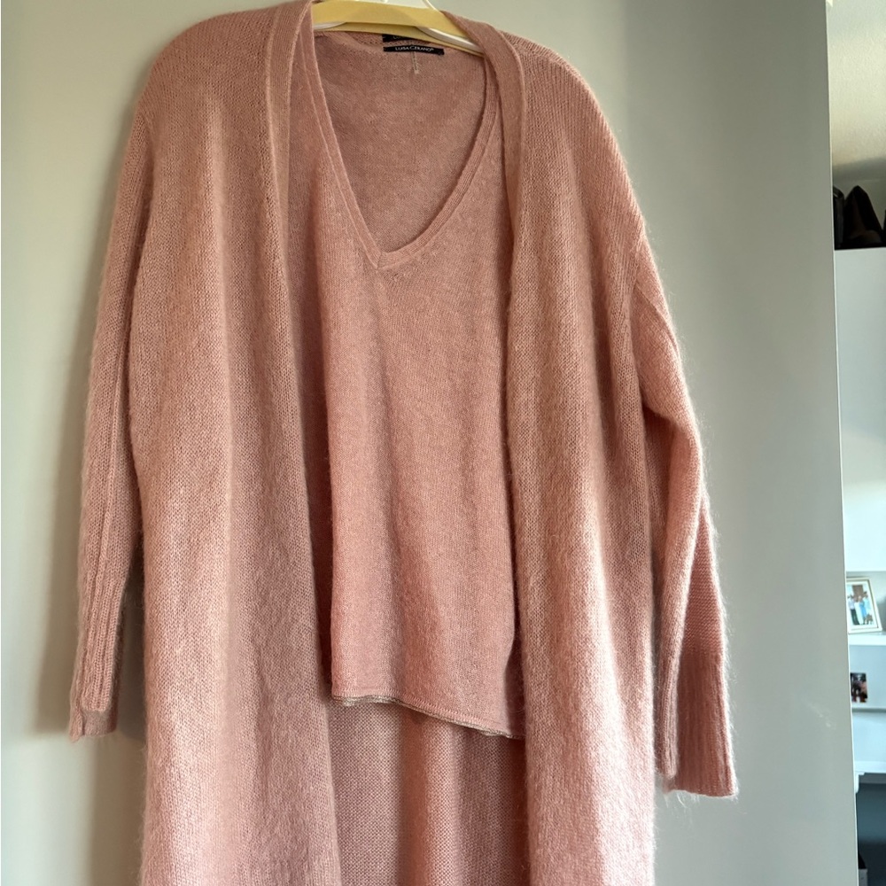 Cozy Oversized V-Neck Sweater in Dusty Pink